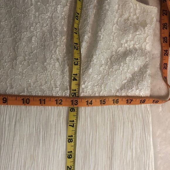 White cream LACE TOP DRESS Sleeveless Size 14 Pit to Pit 18 1/4", Preworn - Picture 7 of 16